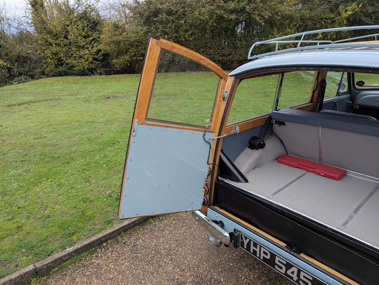 <p>1971 MORRIS MINOR 1000 TRAVELLER</p>