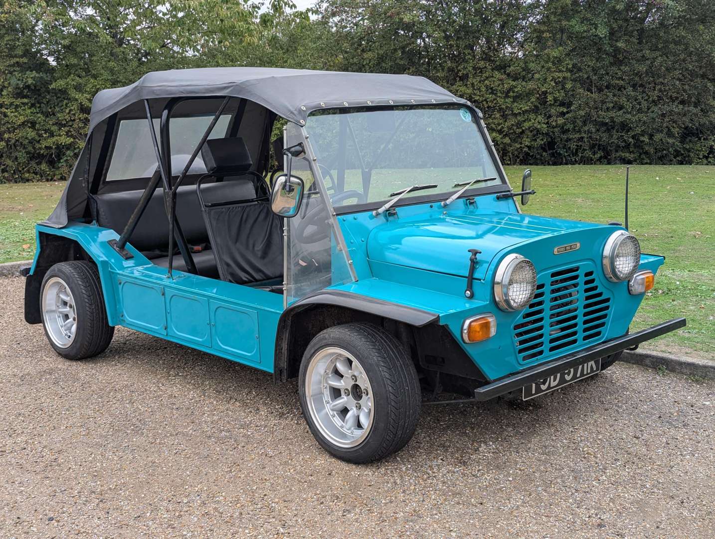 <p>1972 MORRIS MINI MOKE</p>