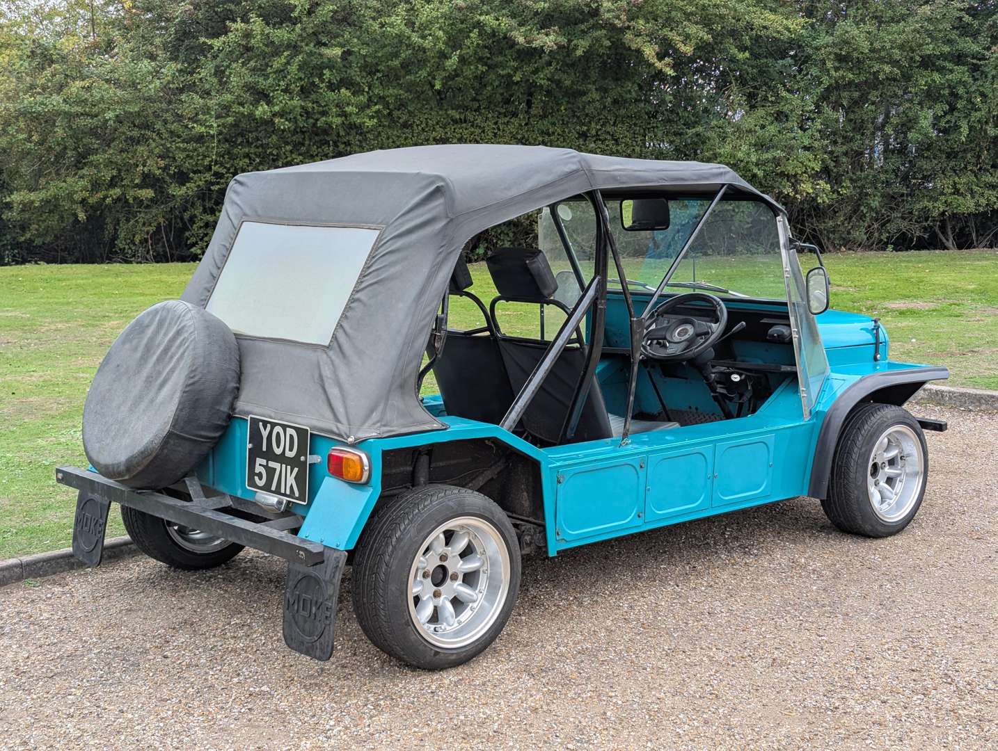 <p>1972 MORRIS MINI MOKE</p>