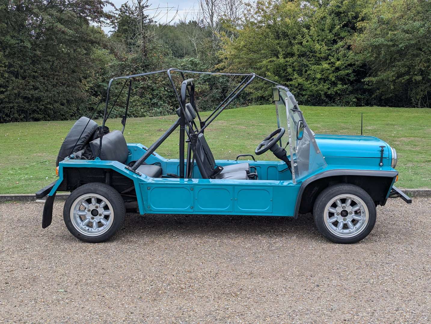 <p>1972 MORRIS MINI MOKE</p>
