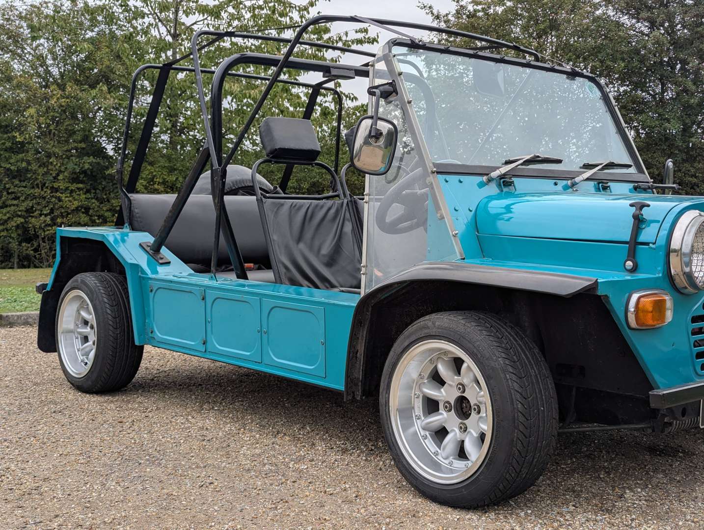 <p>1972 MORRIS MINI MOKE</p>