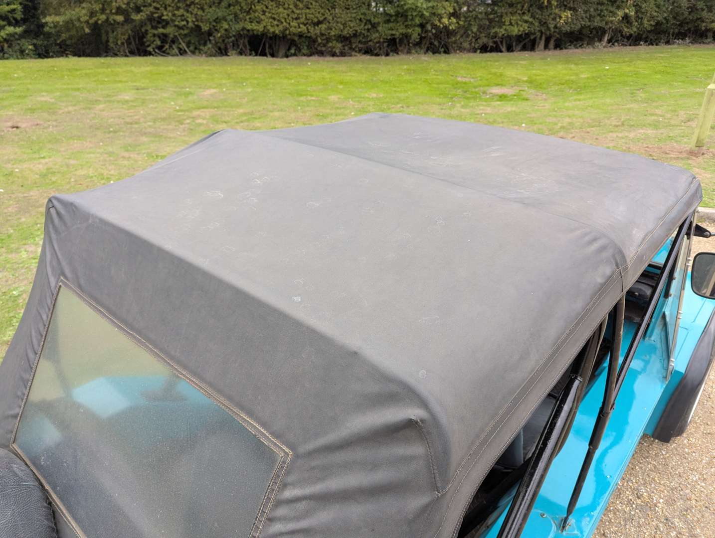 <p>1972 MORRIS MINI MOKE</p>