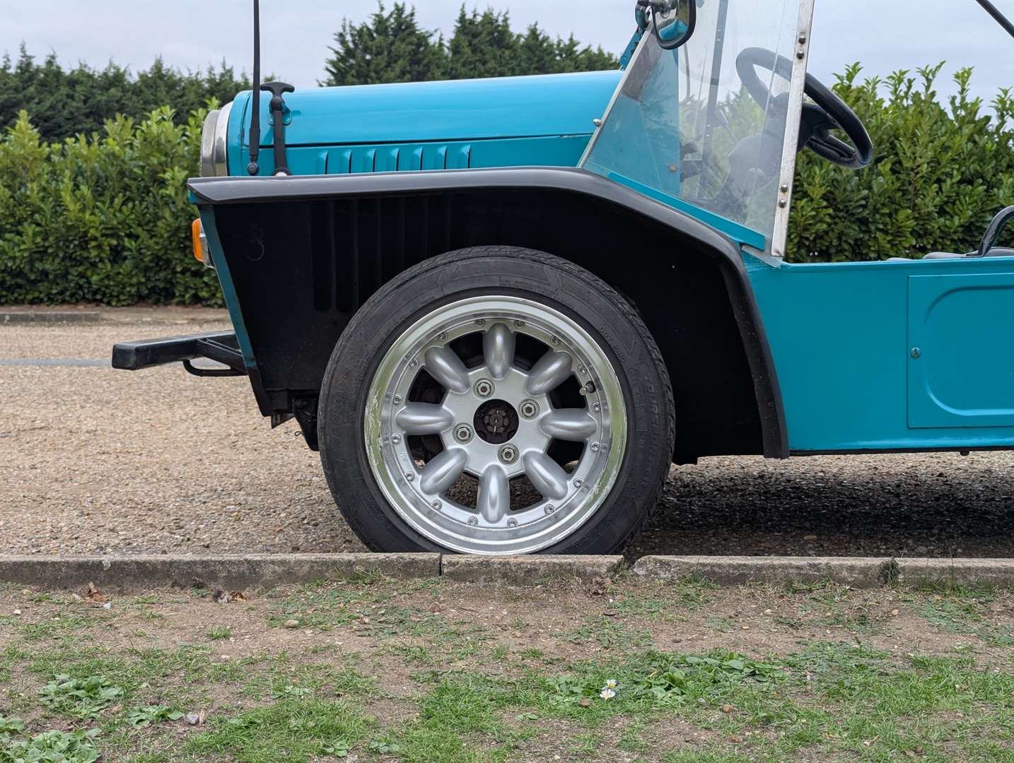 <p>1972 MORRIS MINI MOKE</p>