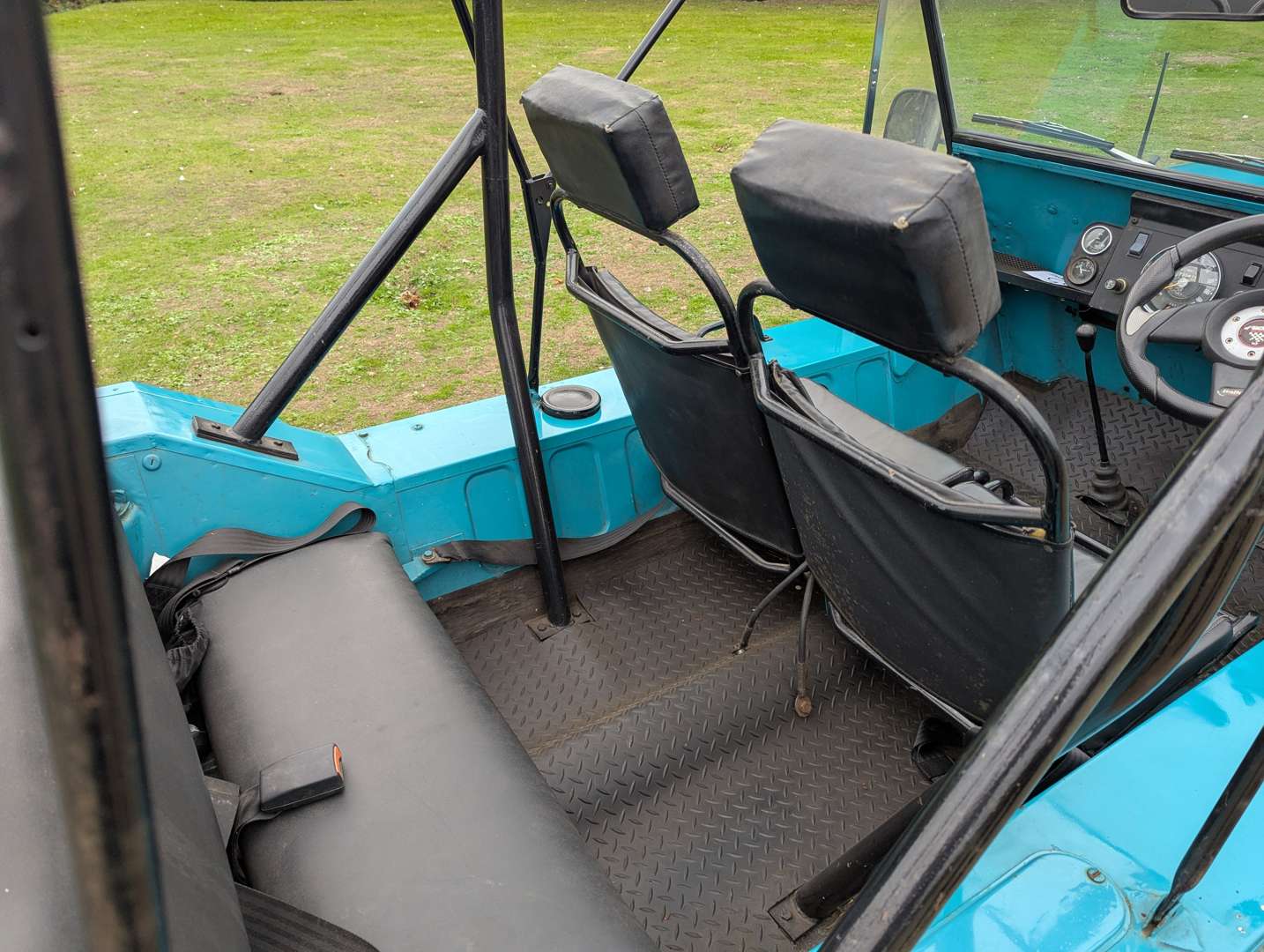 <p>1972 MORRIS MINI MOKE</p>