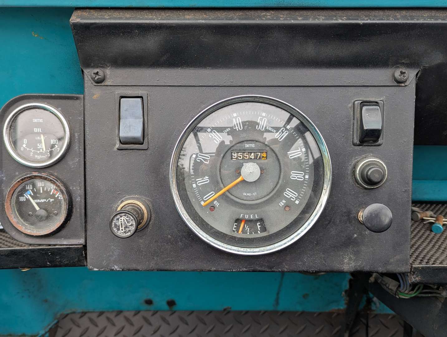 <p>1972 MORRIS MINI MOKE</p>