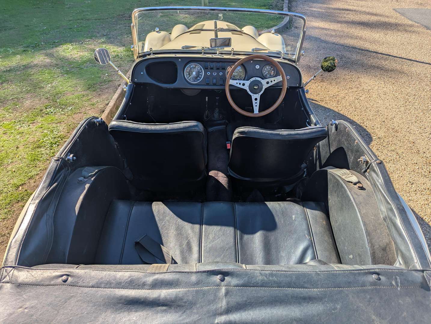 <p>1971 MORGAN 4/4 LOTUS TWIN-CAM 1600</p>