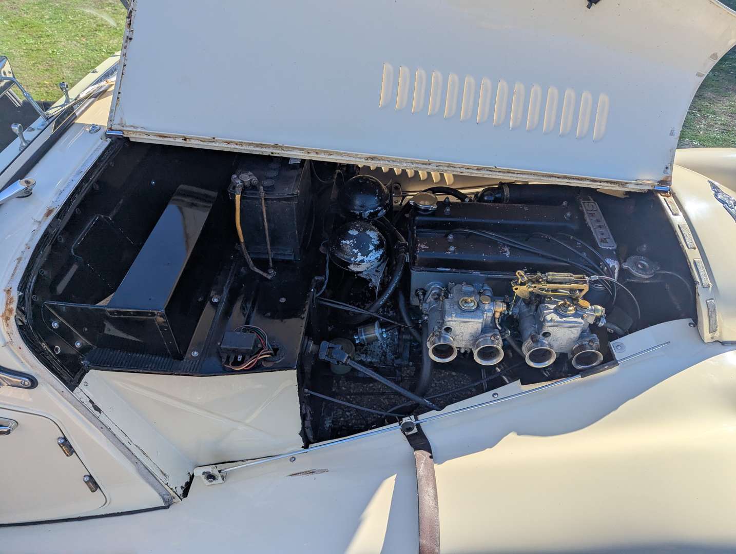 <p>1971 MORGAN 4/4 LOTUS TWIN-CAM 1600</p>