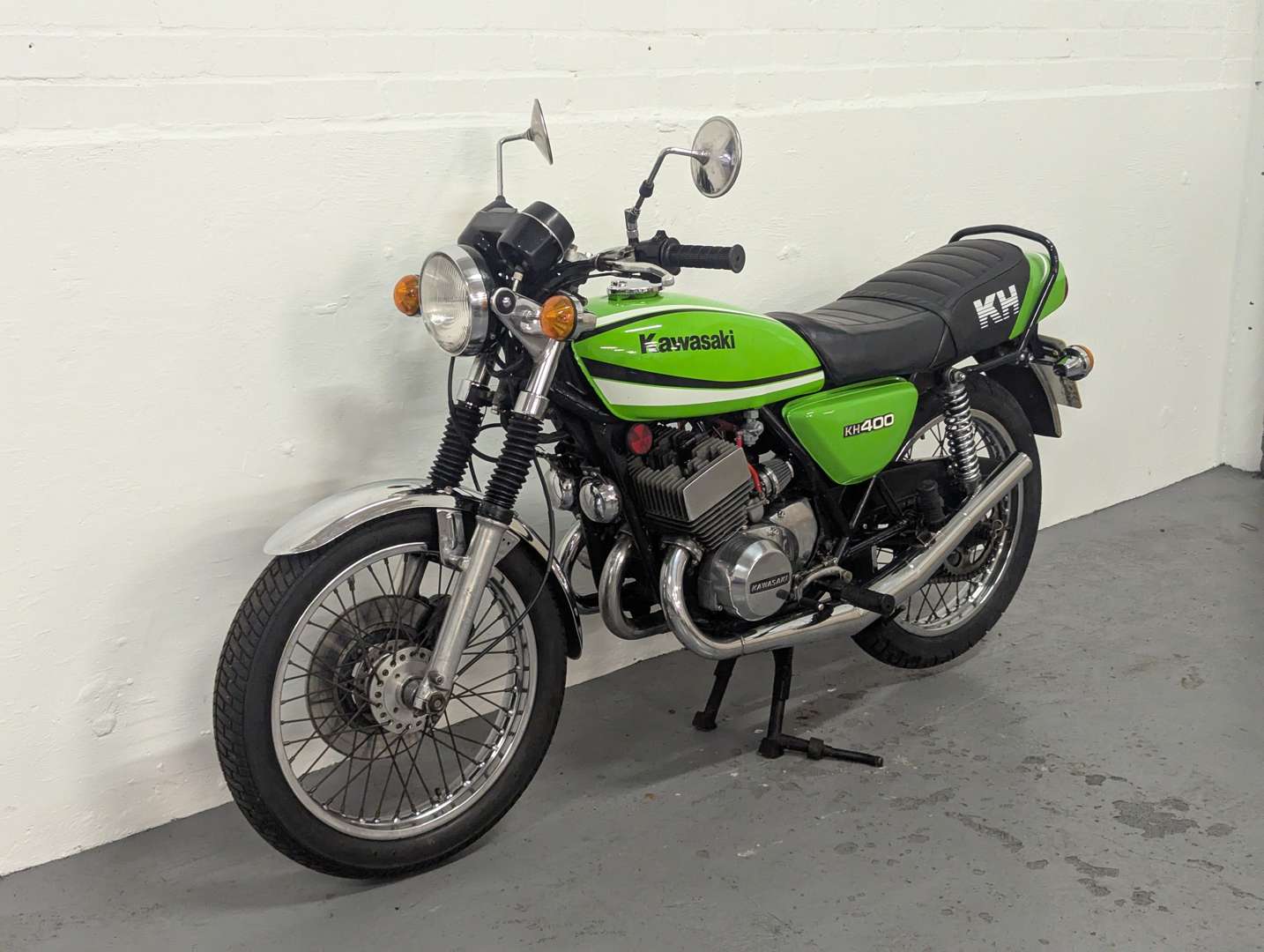 <p>1976 KAWASAKI KH400</p>