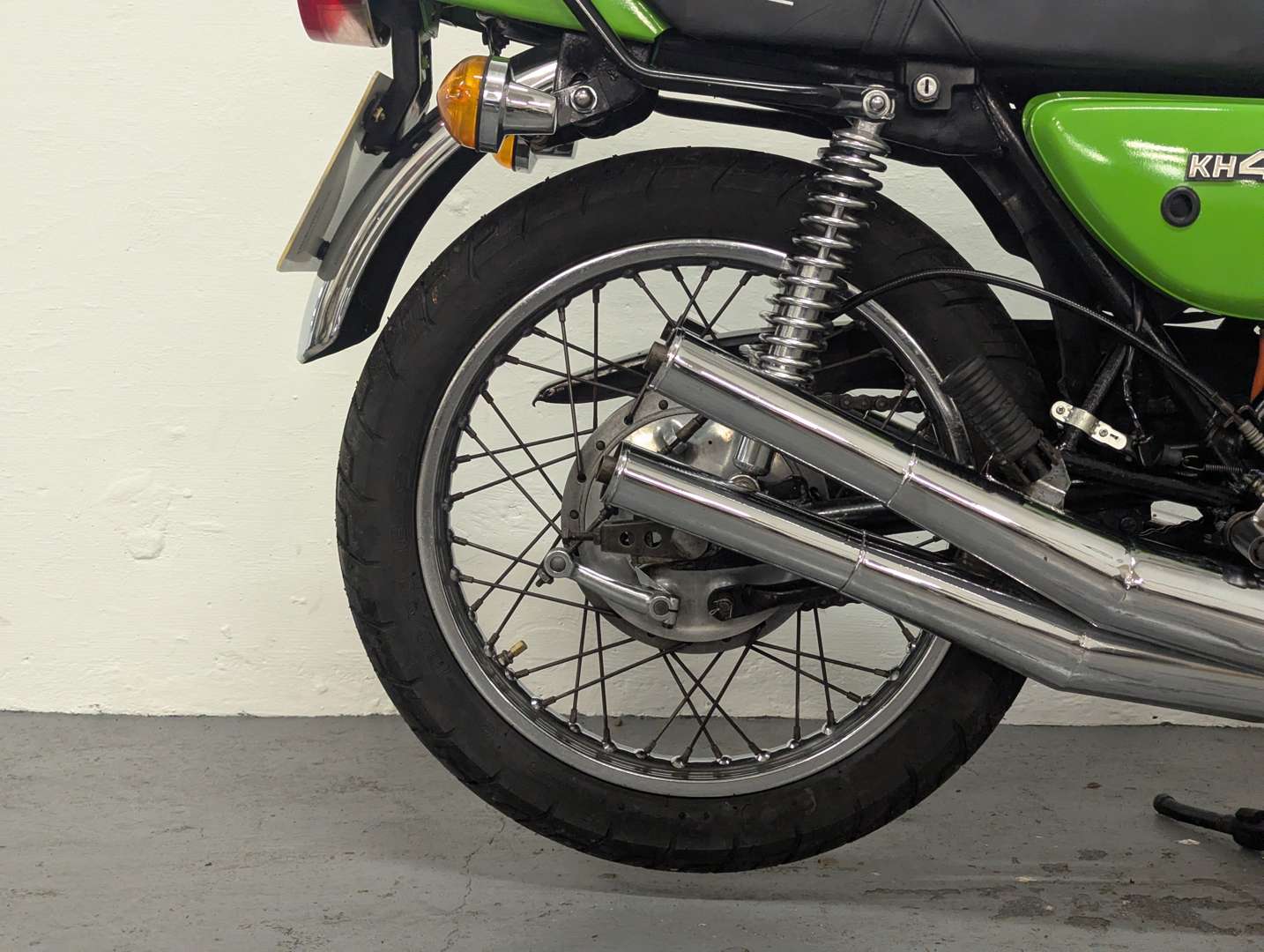 <p>1976 KAWASAKI KH400</p>