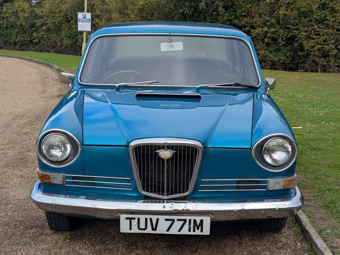 <p>1973 WOLSELEY SIX AUTO</p>