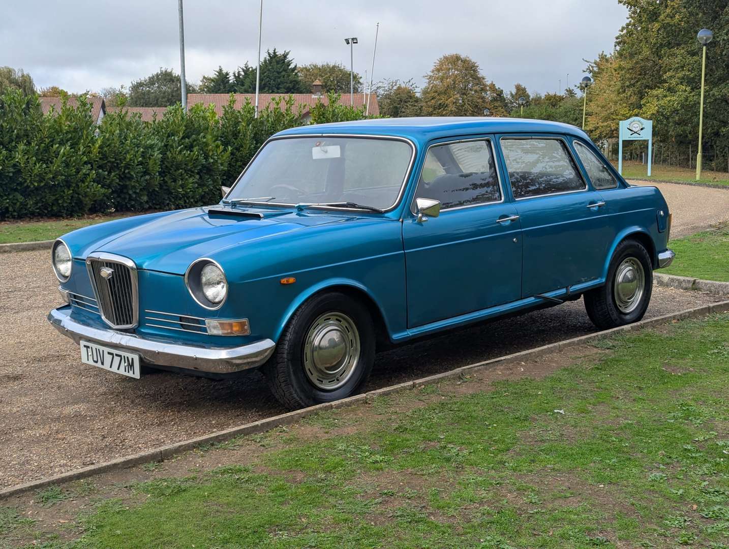 <p>1973 WOLSELEY SIX AUTO</p>