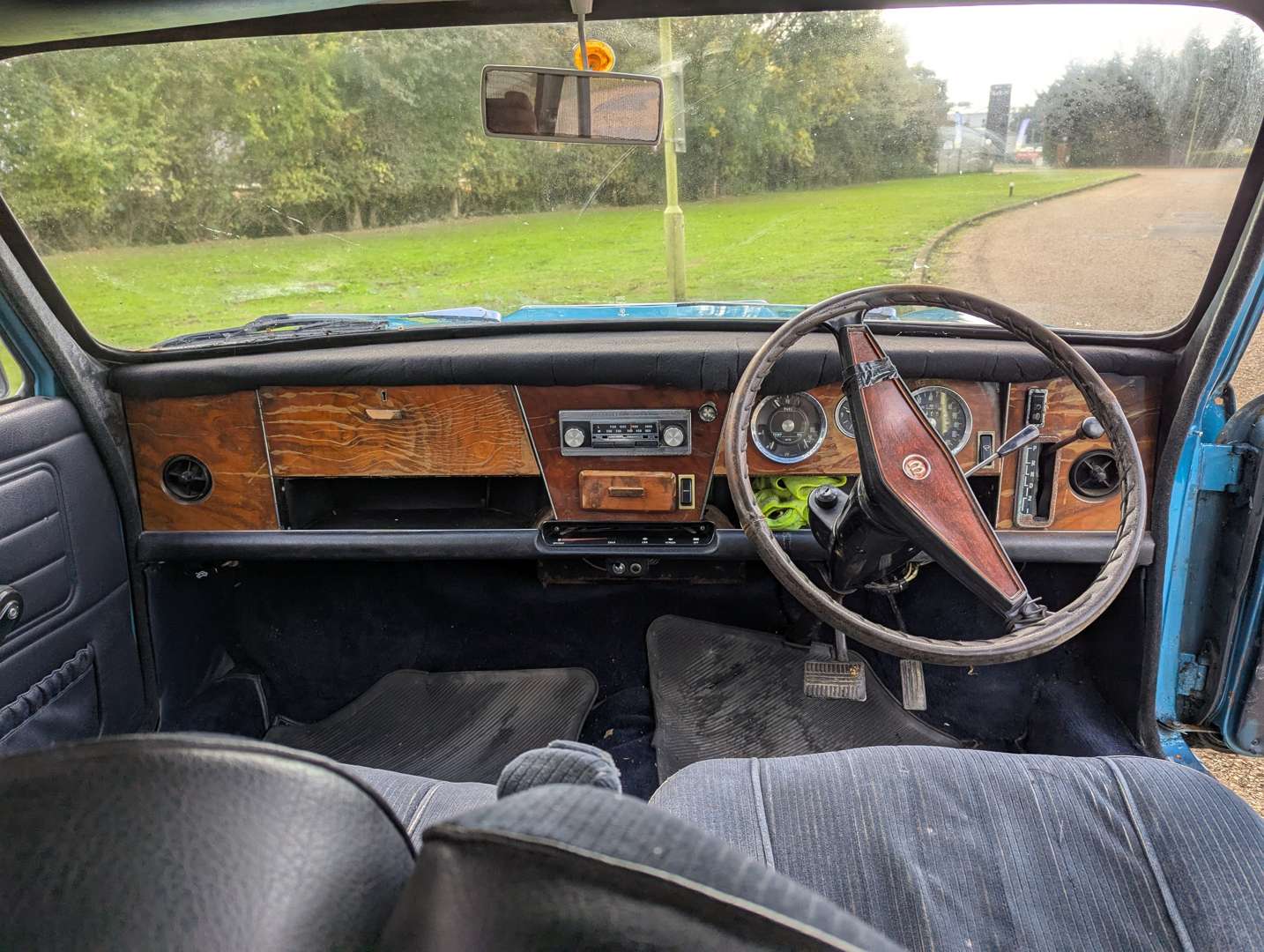 <p>1973 WOLSELEY SIX AUTO</p>