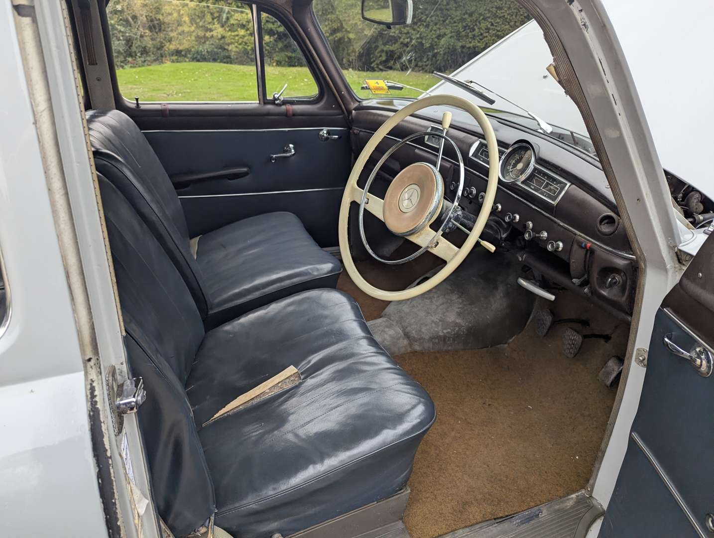 <p>1961 MERCEDES PONTON 180B</p>