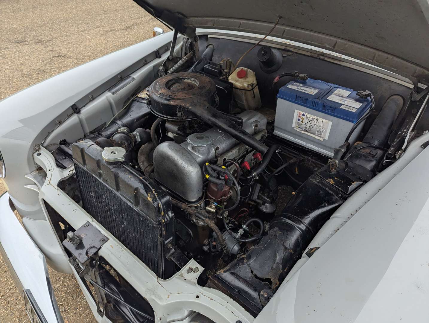 <p>1961 MERCEDES PONTON 180B</p>