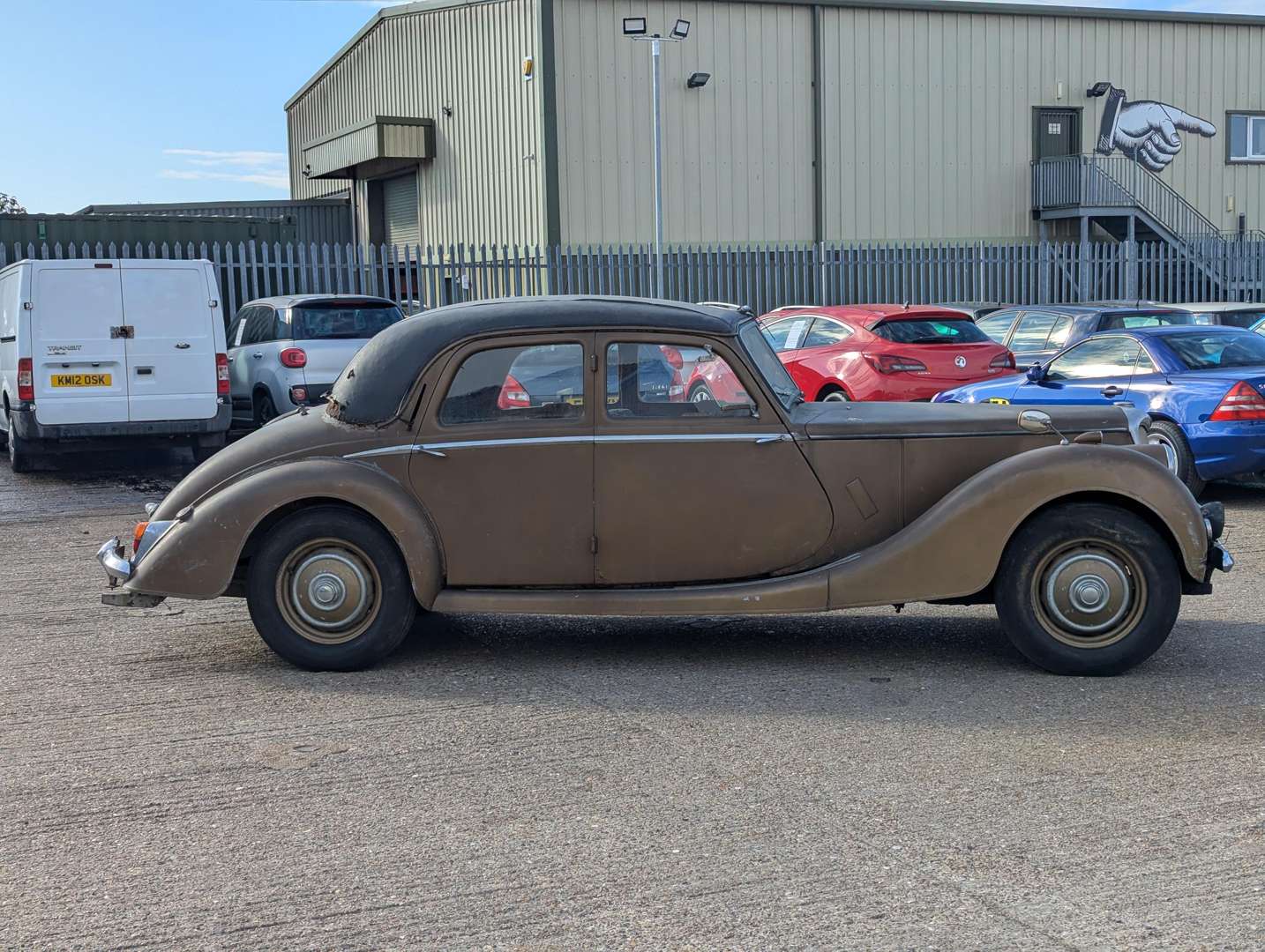 <p>1953 RILEY RMF 2.5 SALOON</p>