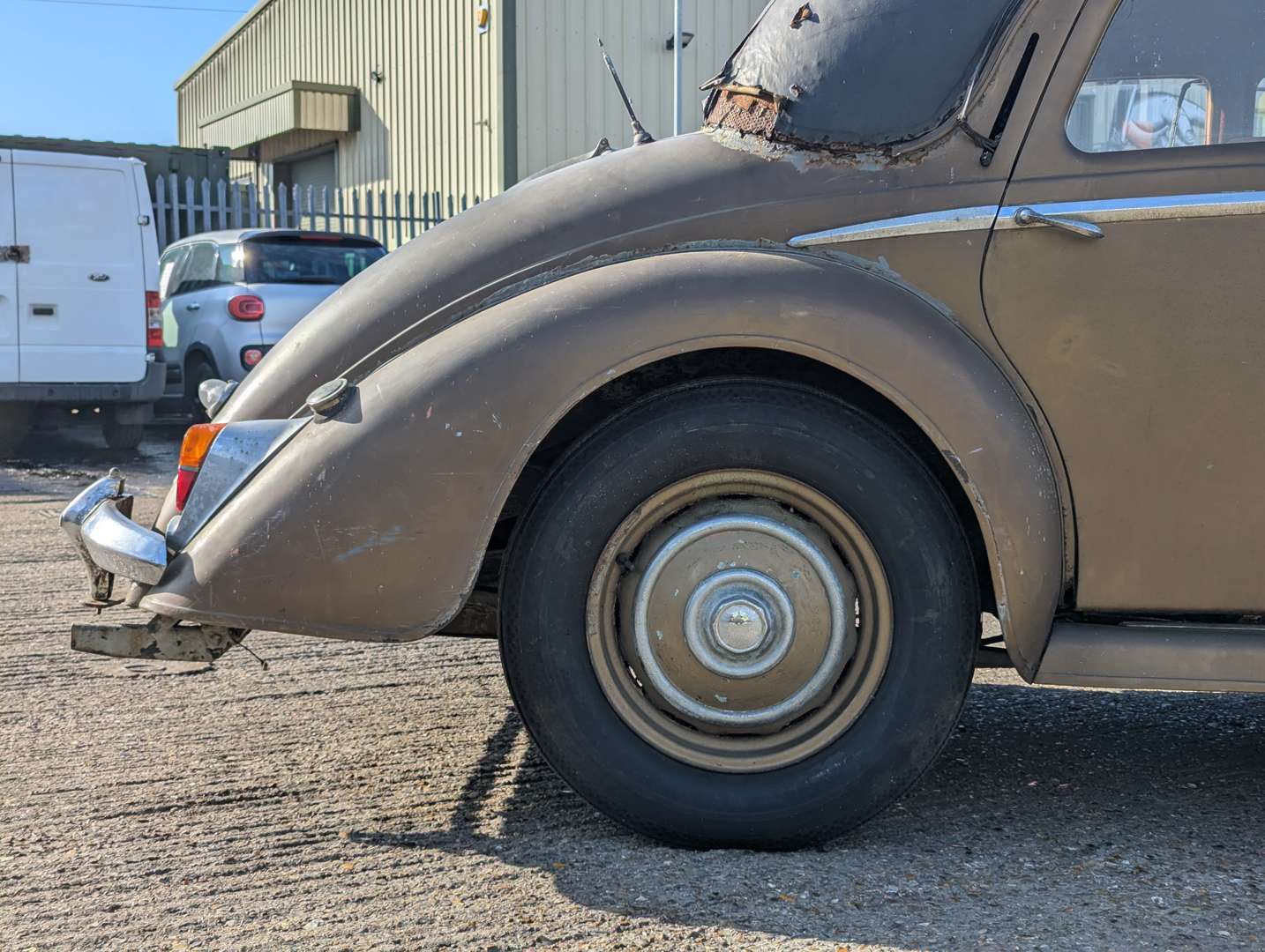 <p>1953 RILEY RMF 2.5 SALOON</p>