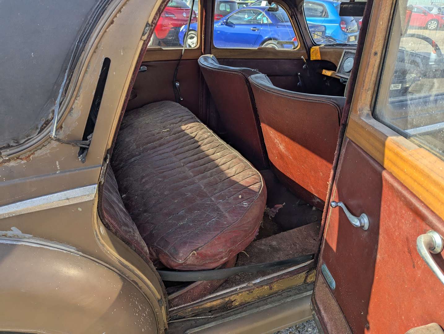 <p>1953 RILEY RMF 2.5 SALOON</p>