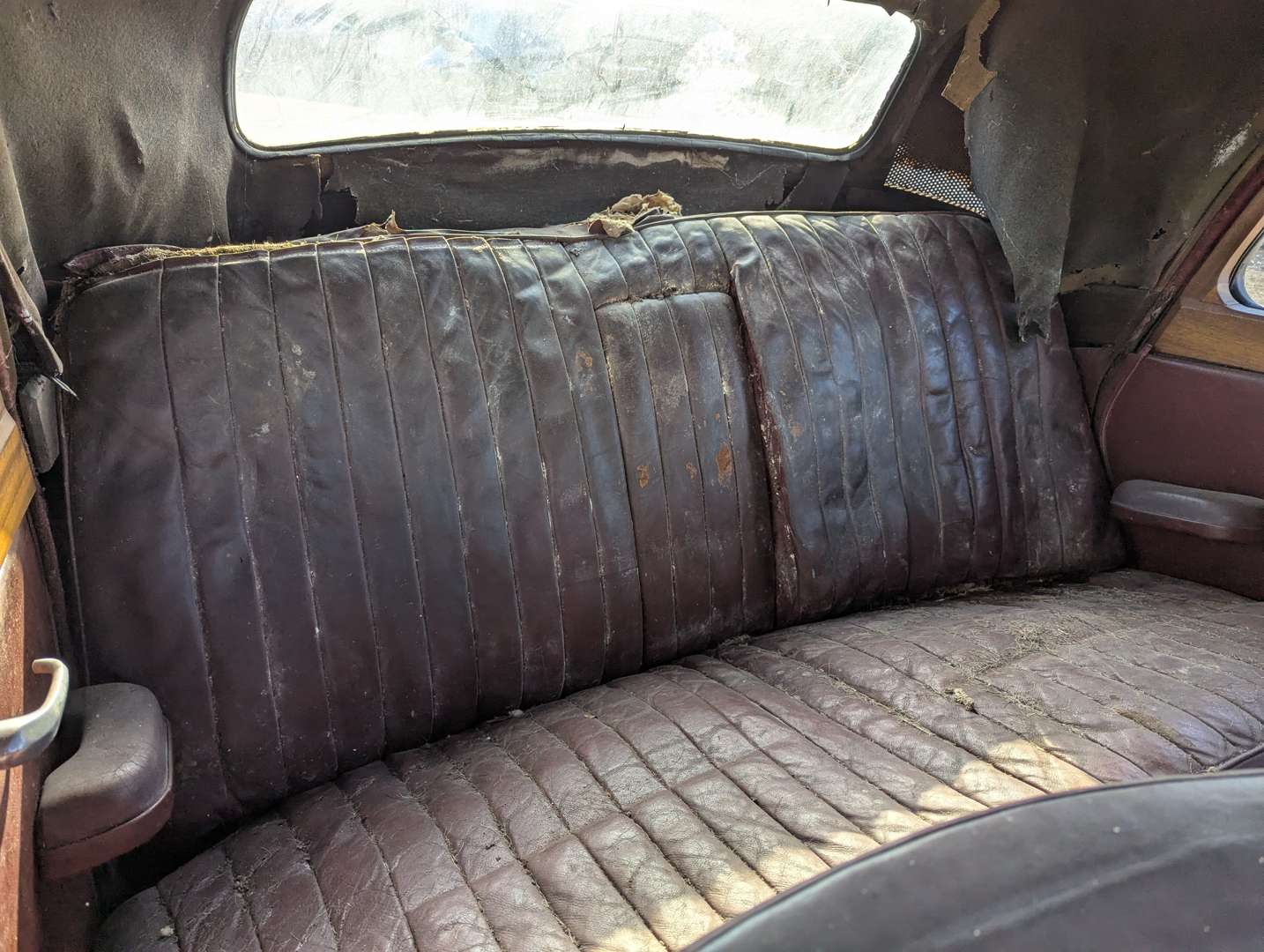 <p>1953 RILEY RMF 2.5 SALOON</p>