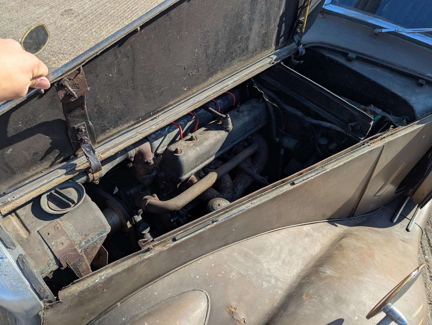 <p>1953 RILEY RMF 2.5 SALOON</p>