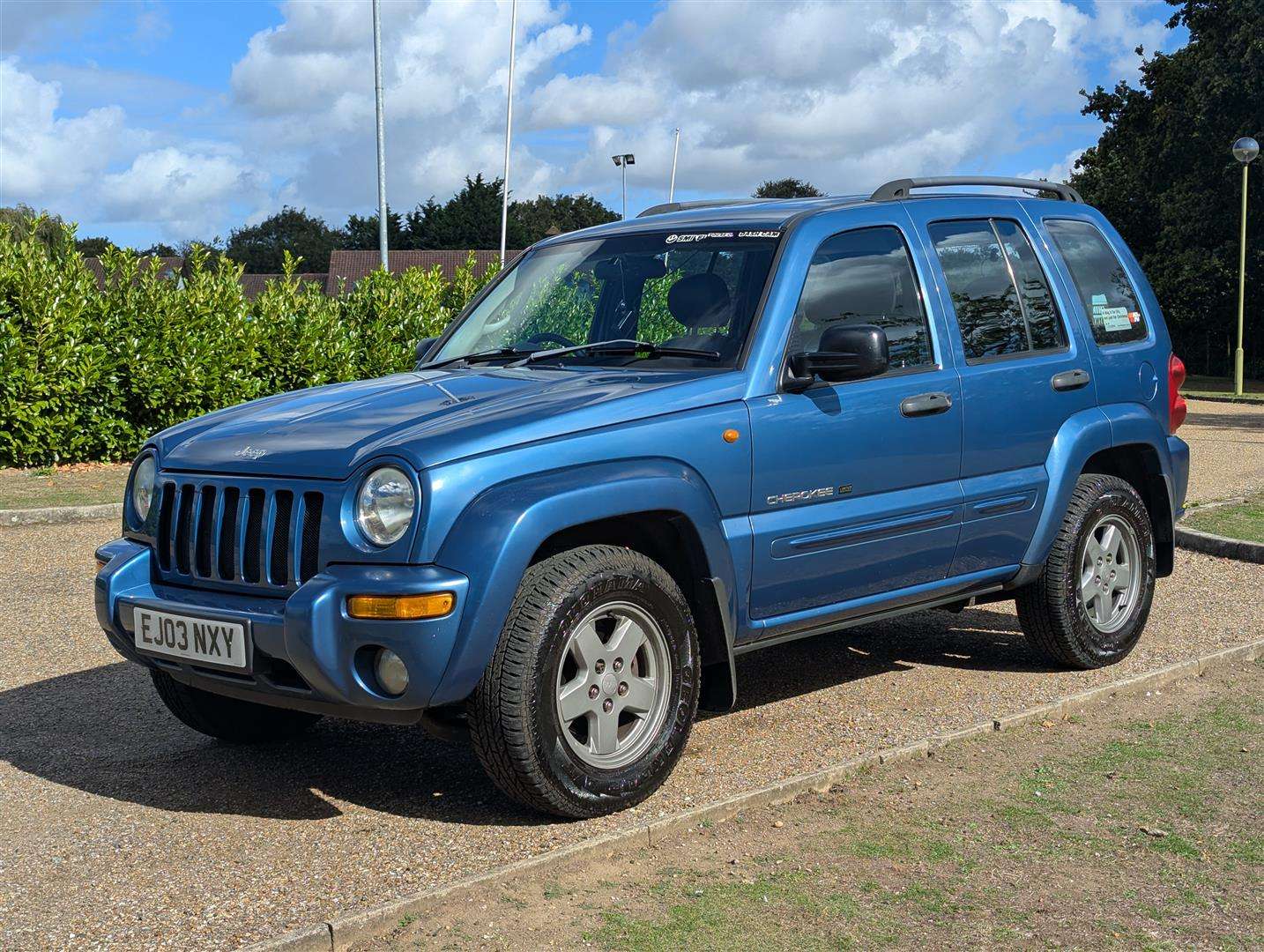 <p>2003 JEEP CHEROKEE 3.7 LIMITED AUTO</p>