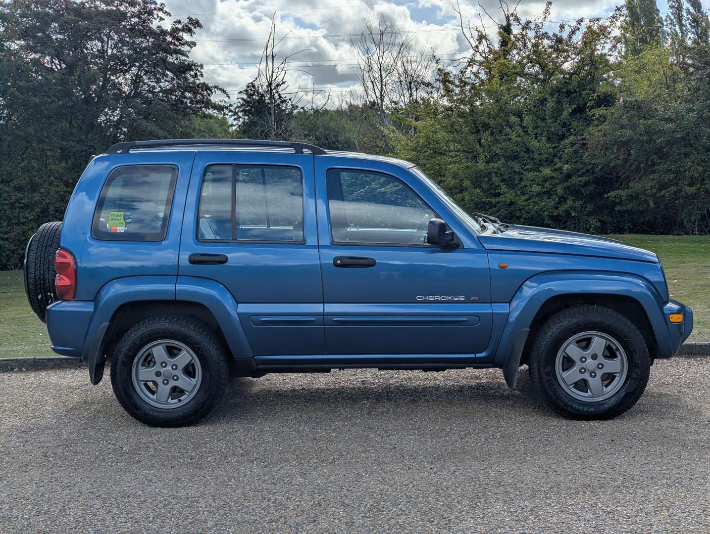 <p>2003 JEEP CHEROKEE 3.7 LIMITED AUTO</p>