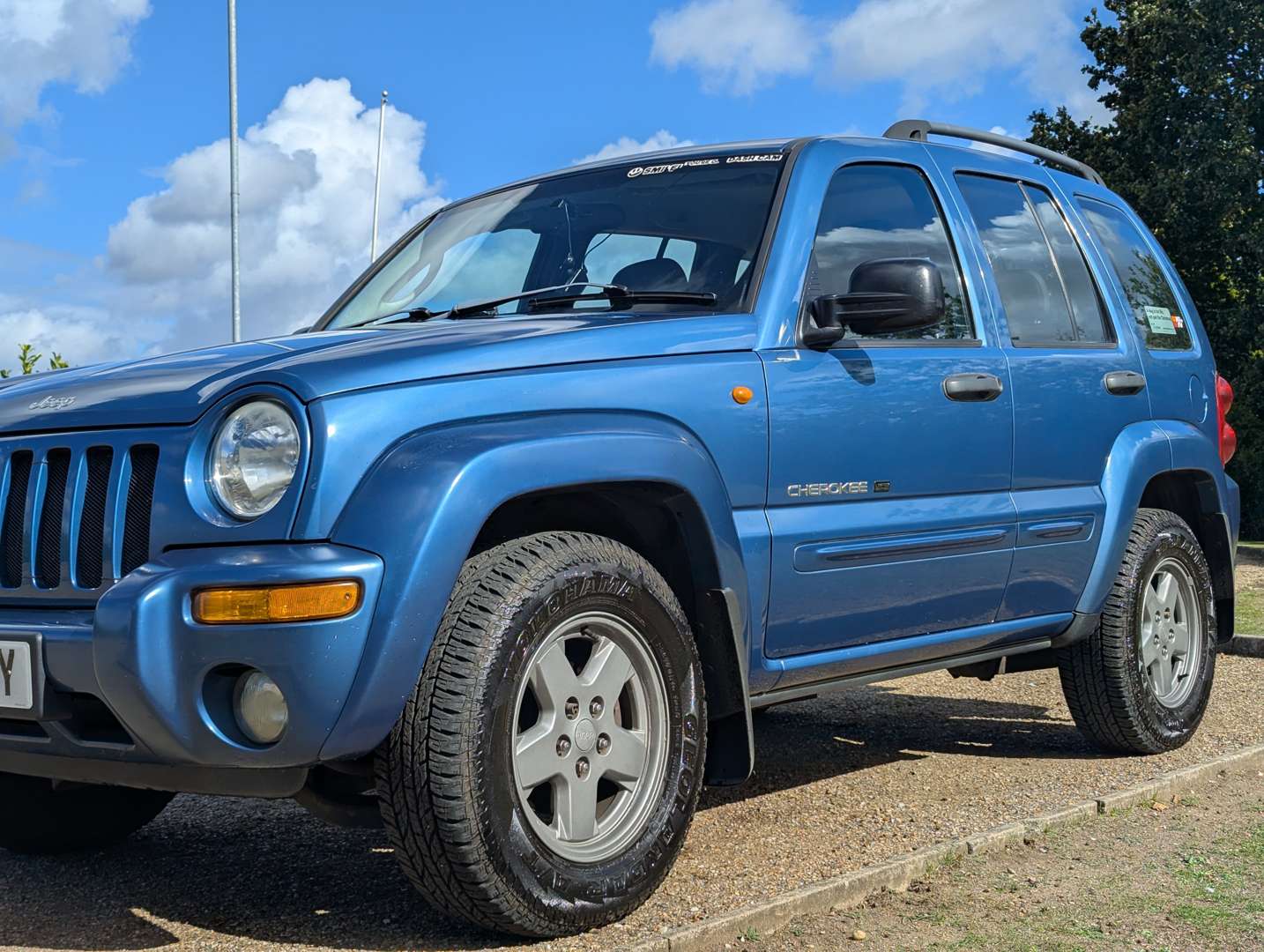 <p>2003 JEEP CHEROKEE 3.7 LIMITED AUTO</p>