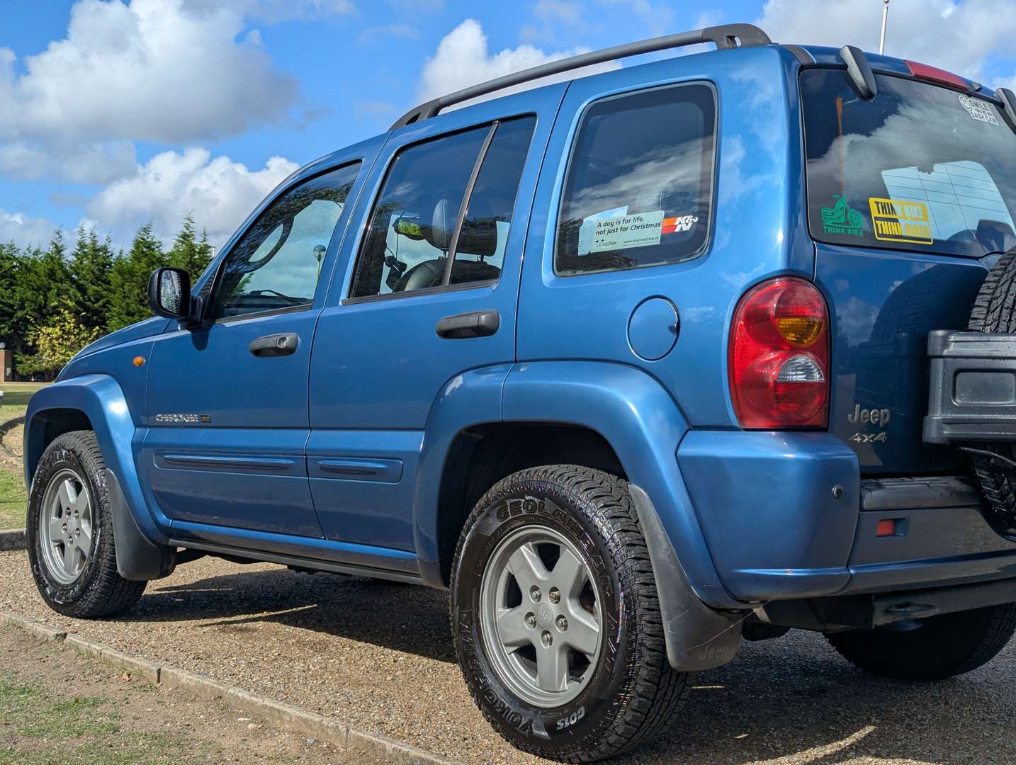<p>2003 JEEP CHEROKEE 3.7 LIMITED AUTO</p>