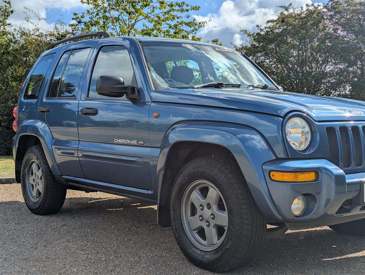 <p>2003 JEEP CHEROKEE 3.7 LIMITED AUTO</p>