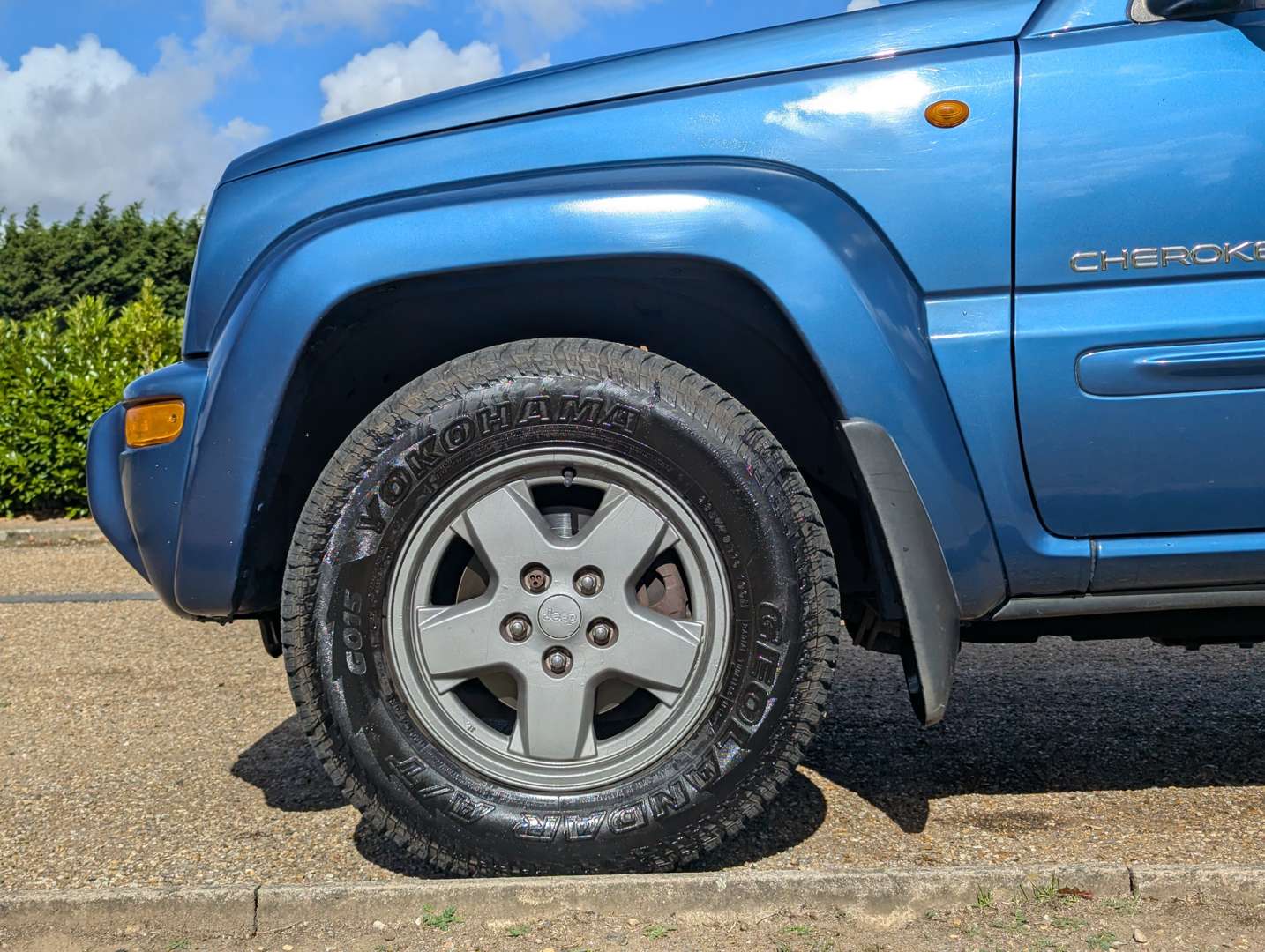 <p>2003 JEEP CHEROKEE 3.7 LIMITED AUTO</p>