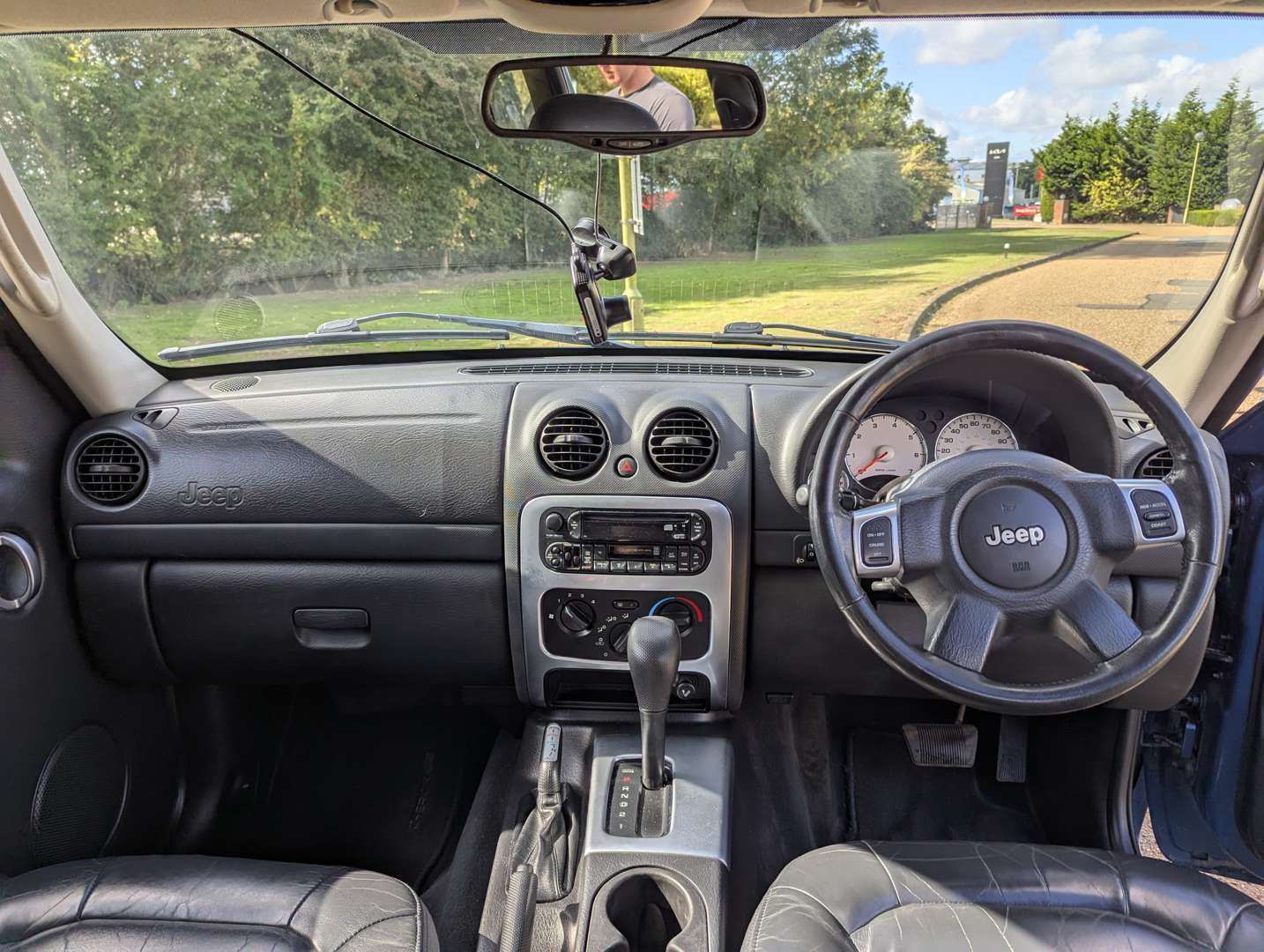 <p>2003 JEEP CHEROKEE 3.7 LIMITED AUTO</p>