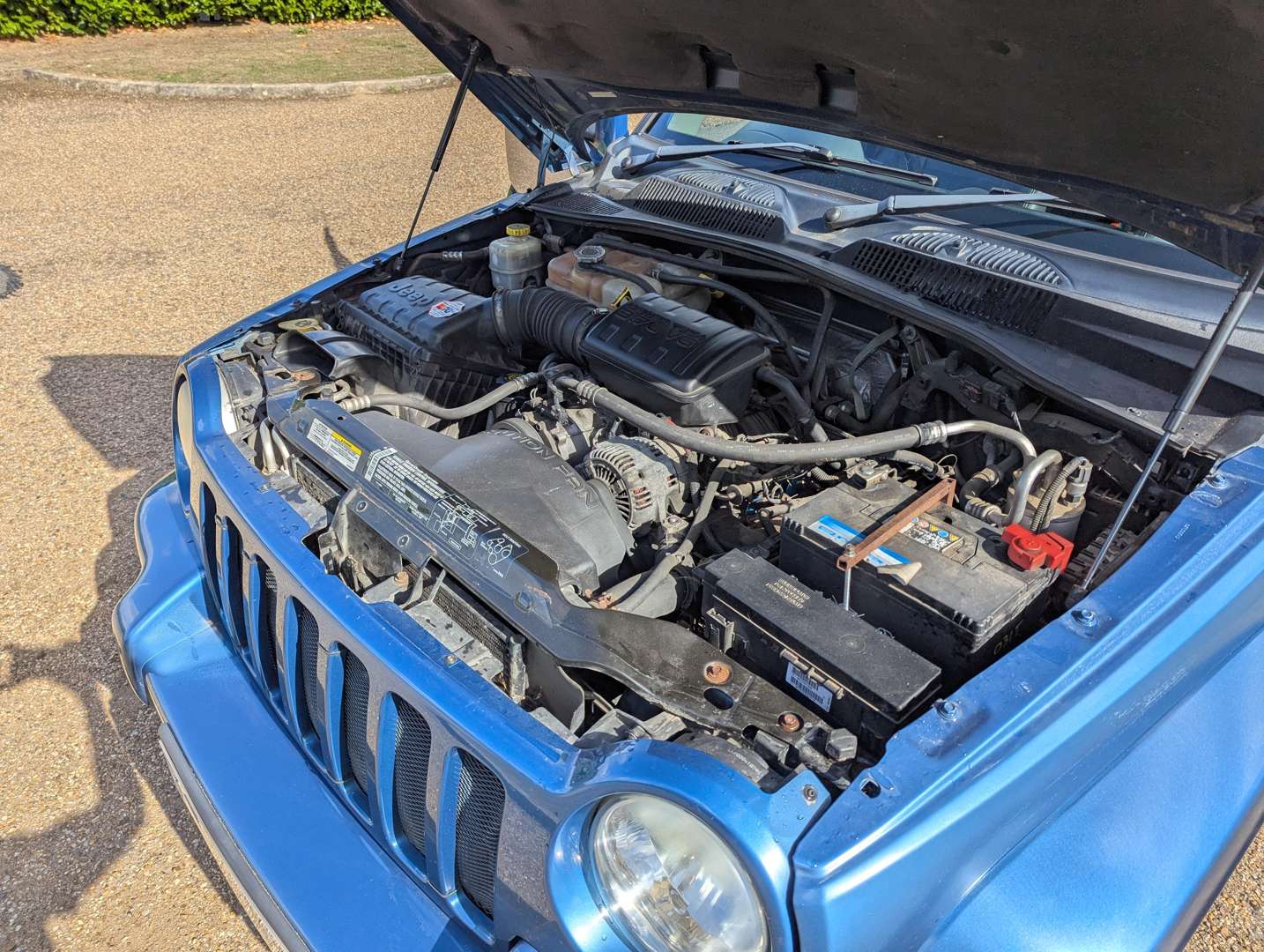 <p>2003 JEEP CHEROKEE 3.7 LIMITED AUTO</p>