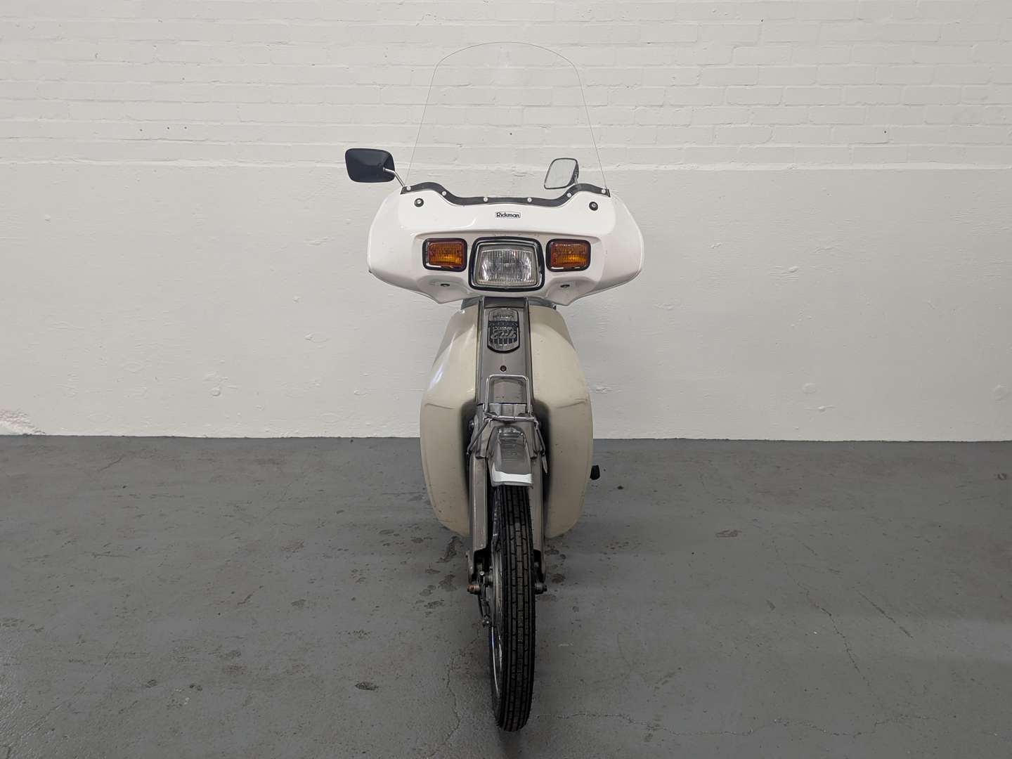 <p>2002 HONDA CUB C90</p>