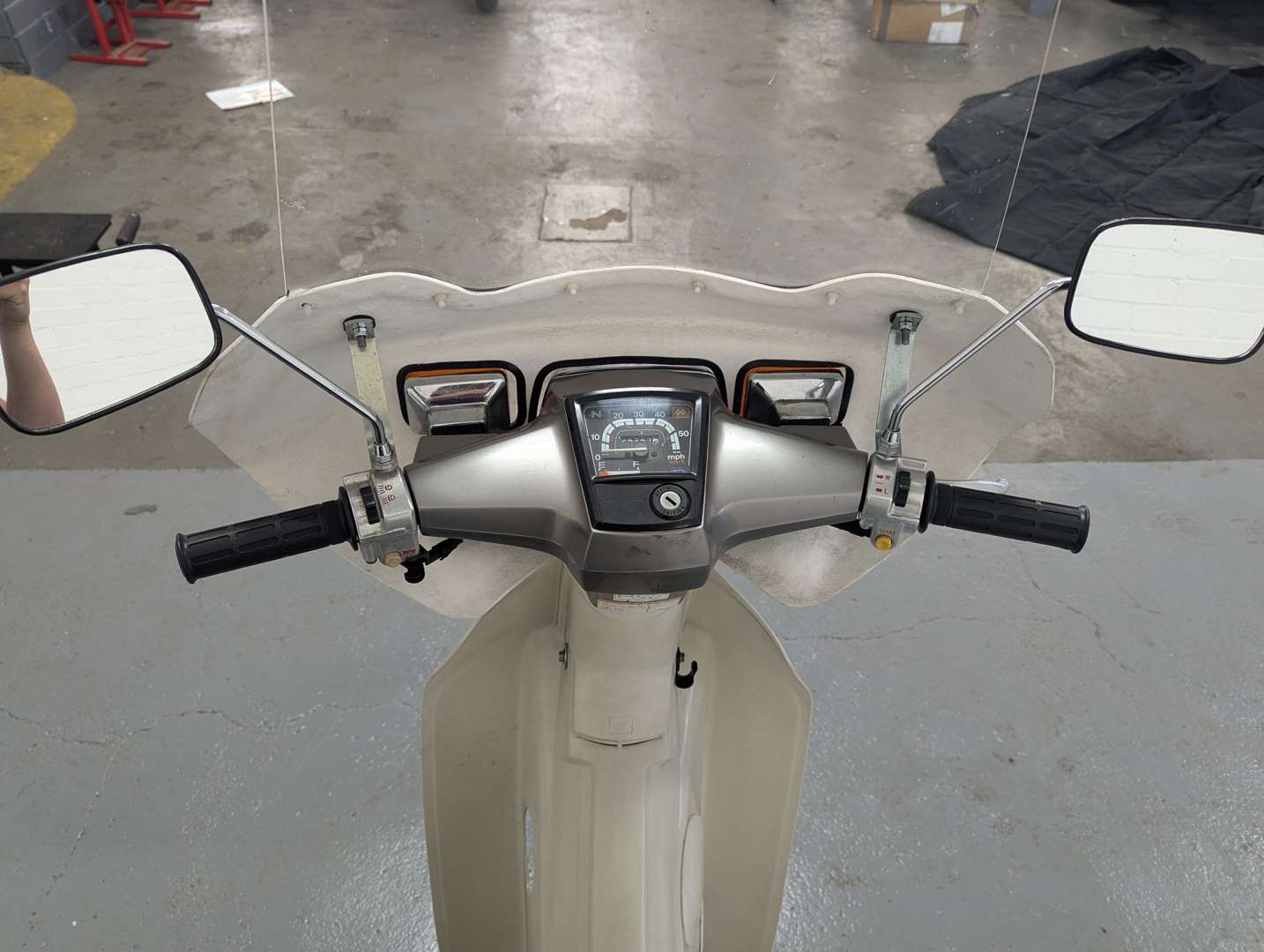 <p>2002 HONDA CUB C90</p>