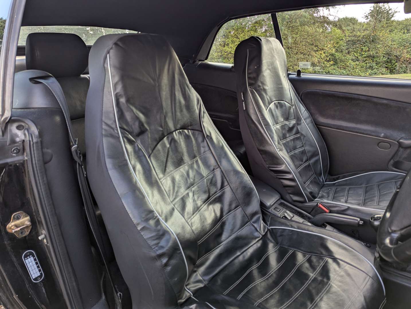 <p>1996 SAAB 900 SE TURBO CONVERTIBLE</p>