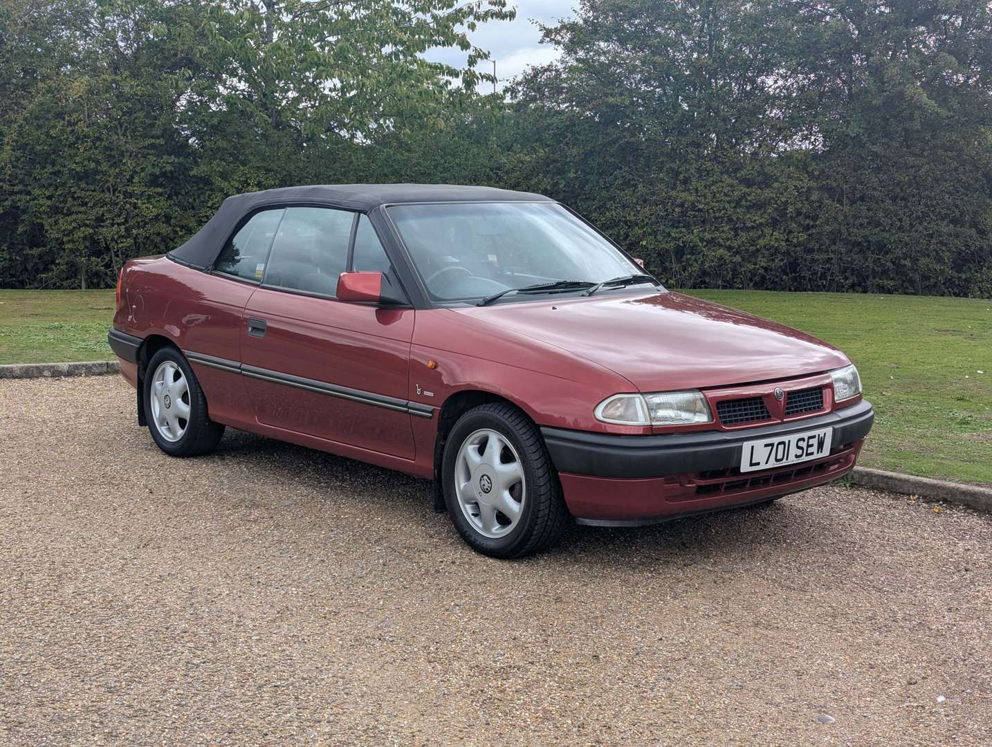 <p>1994 VAUXHALL ASTRA 2.0I BERTONE CONVERTIBLE</p>