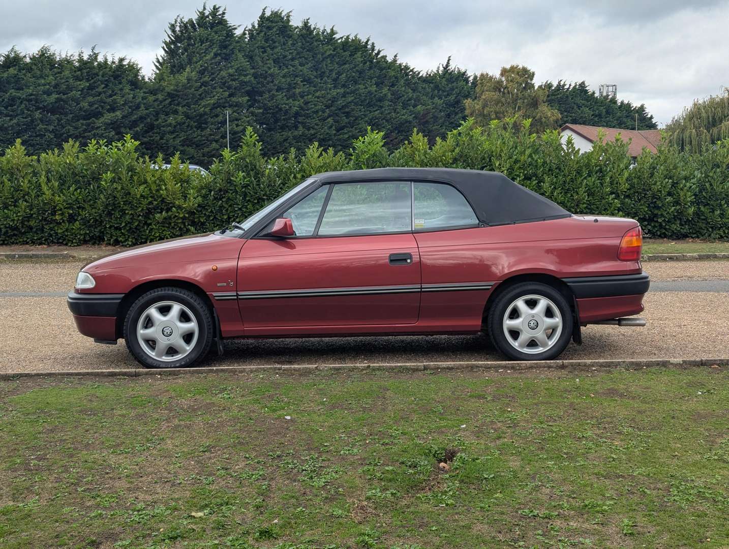 <p>1994 VAUXHALL ASTRA 2.0I BERTONE CONVERTIBLE</p>