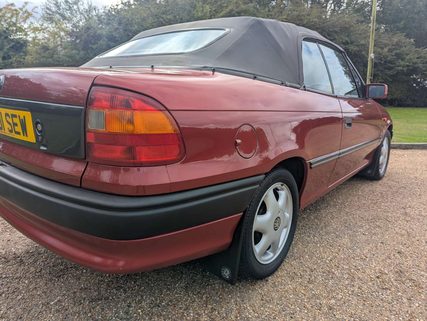 <p>1994 VAUXHALL ASTRA 2.0I BERTONE CONVERTIBLE</p>