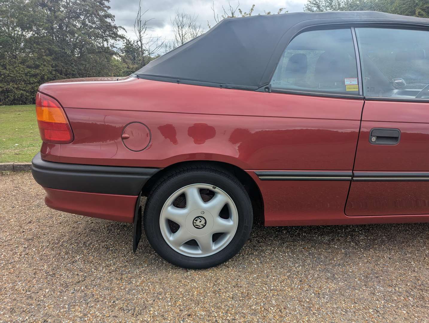 <p>1994 VAUXHALL ASTRA 2.0I BERTONE CONVERTIBLE</p>