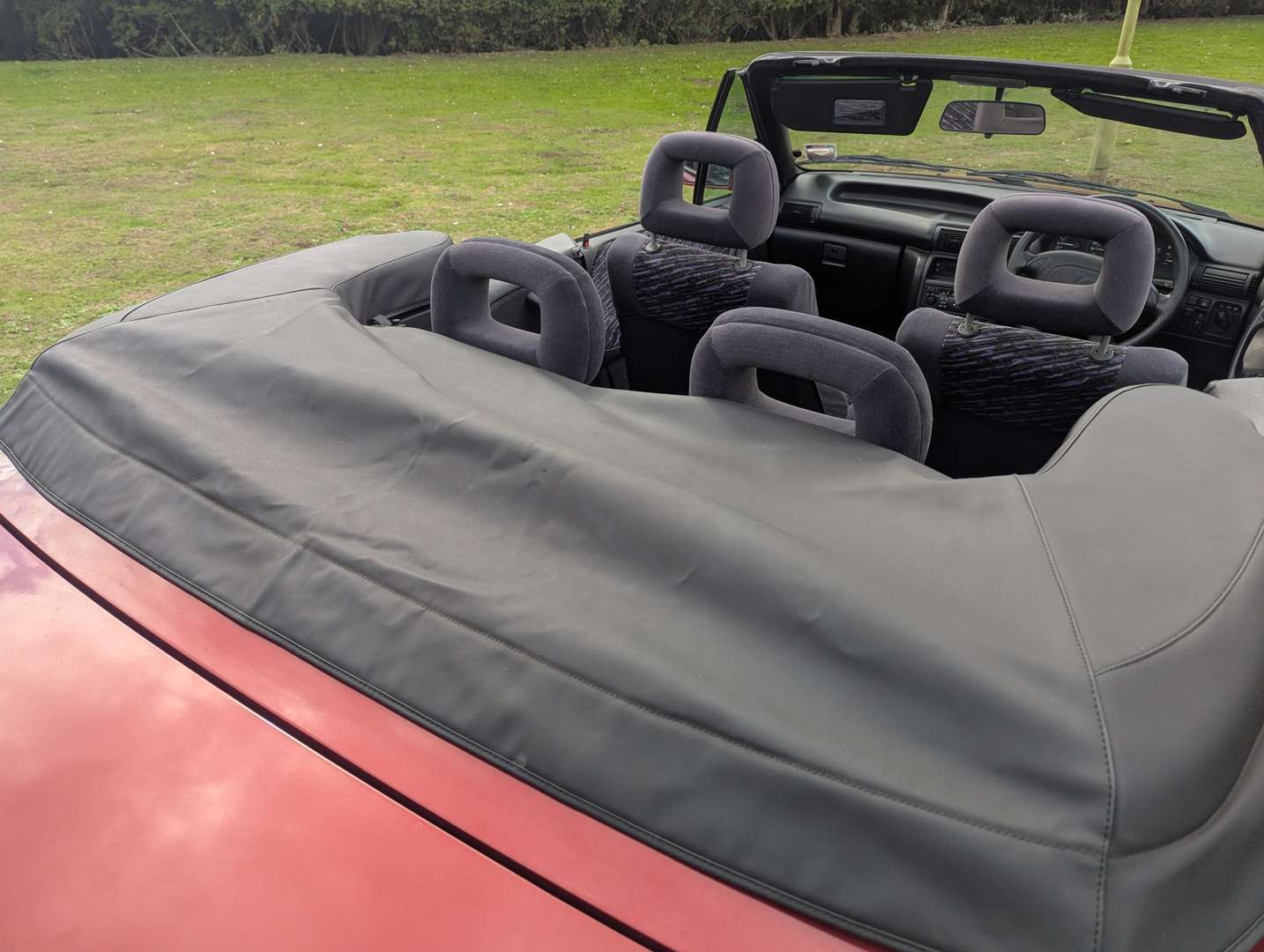 <p>1994 VAUXHALL ASTRA 2.0I BERTONE CONVERTIBLE</p>