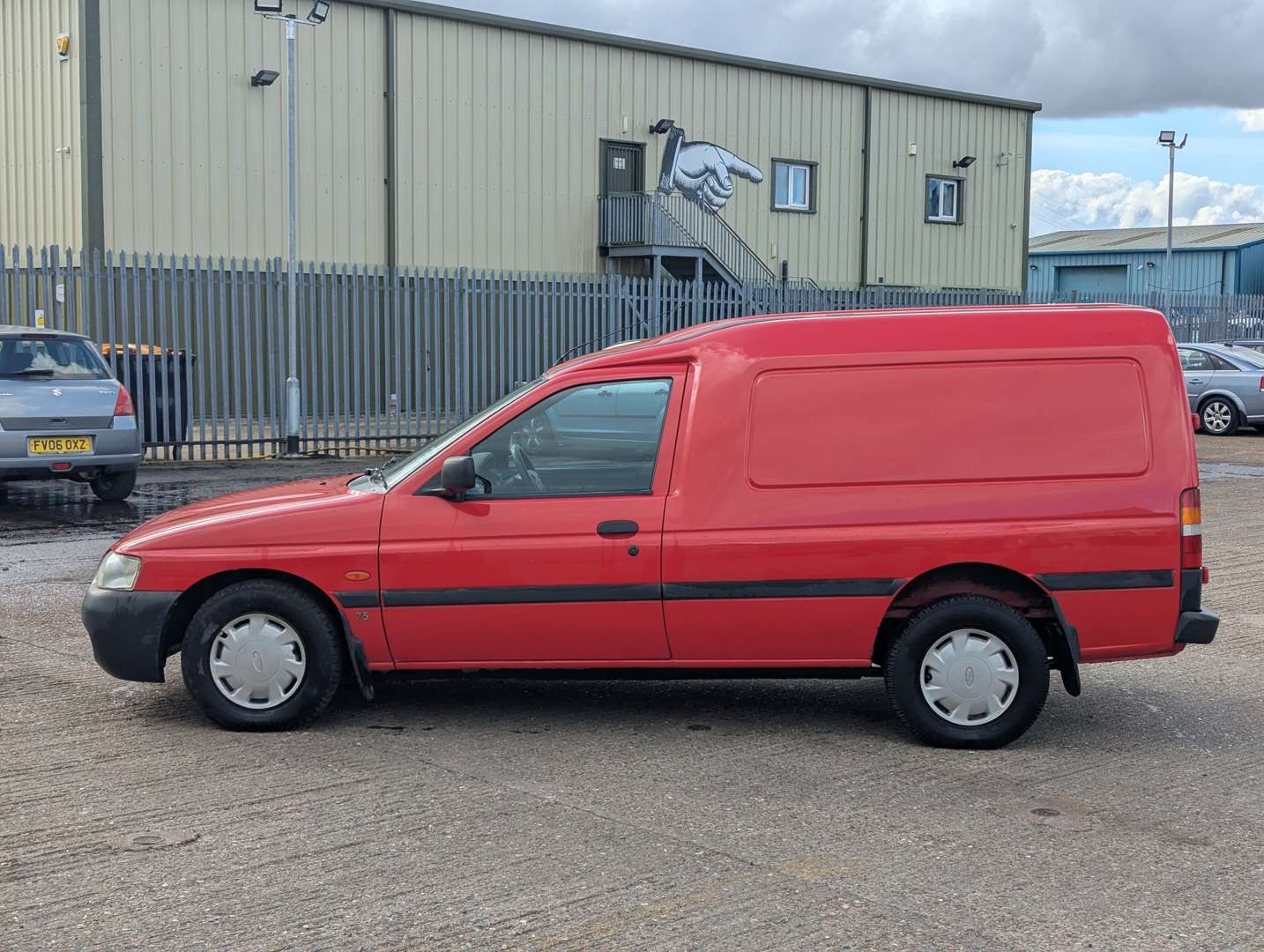 <p>2001 FORD ESCORT VAN 75TD</p>