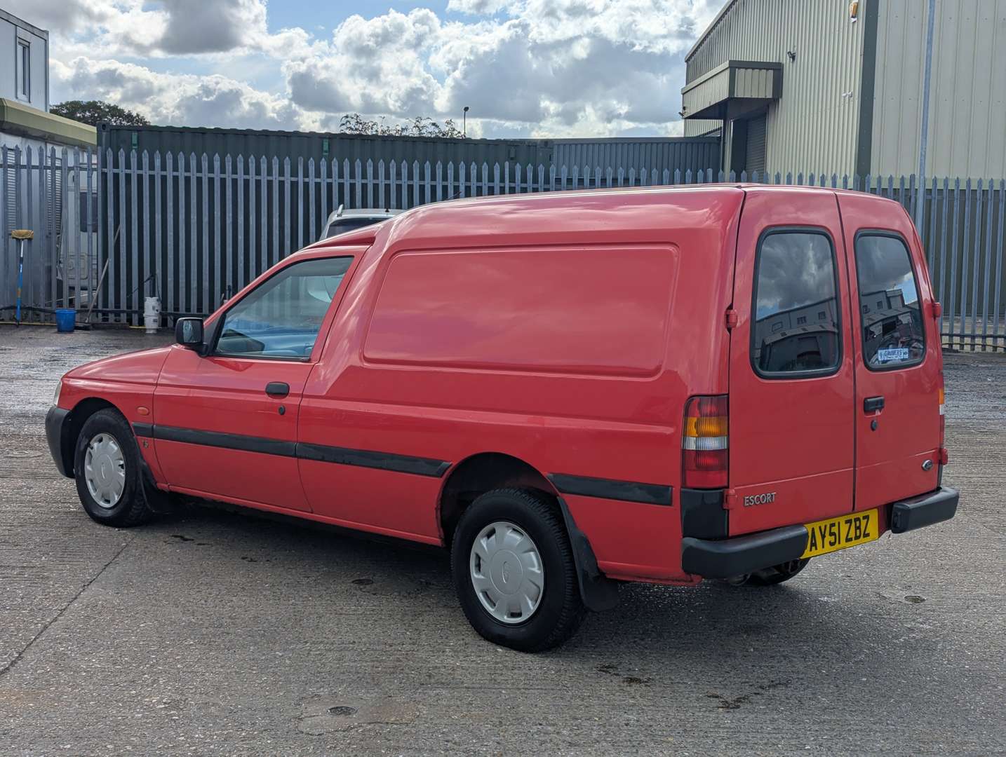 <p>2001 FORD ESCORT VAN 75TD</p>