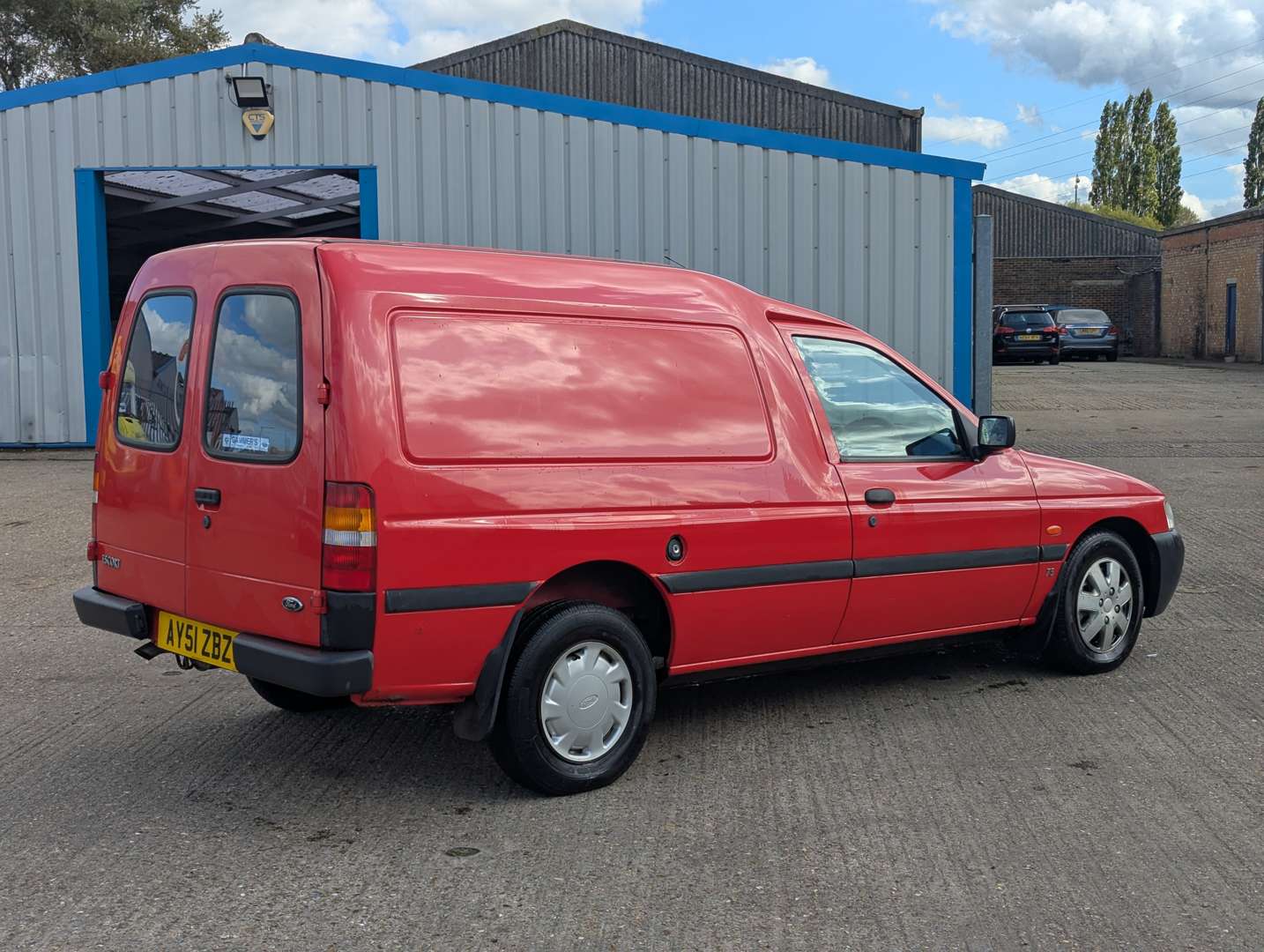 <p>2001 FORD ESCORT VAN 75TD</p>