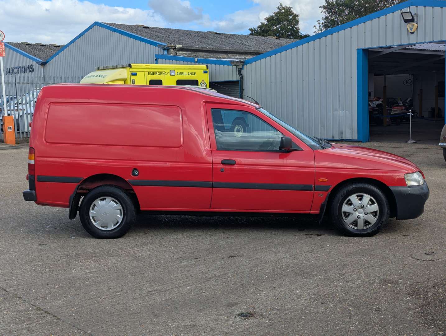 <p>2001 FORD ESCORT VAN 75TD</p>