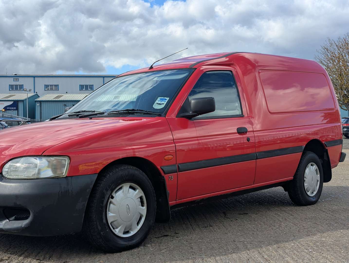 <p>2001 FORD ESCORT VAN 75TD</p>