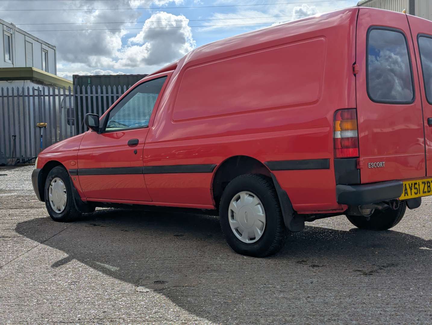 <p>2001 FORD ESCORT VAN 75TD</p>