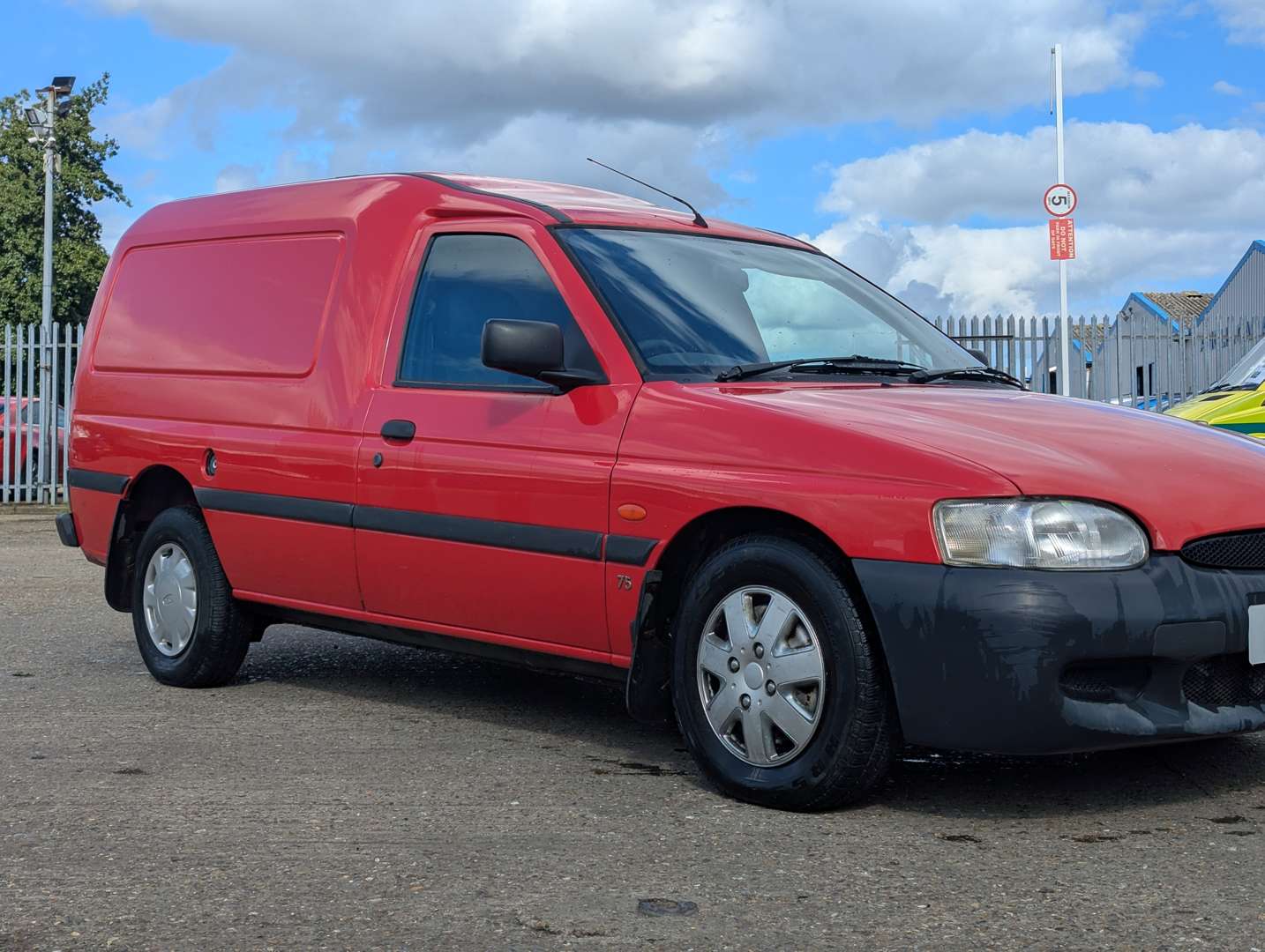 <p>2001 FORD ESCORT VAN 75TD</p>