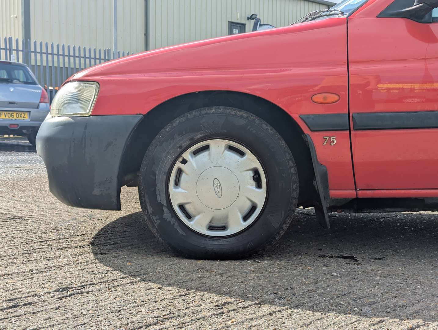 <p>2001 FORD ESCORT VAN 75TD</p>