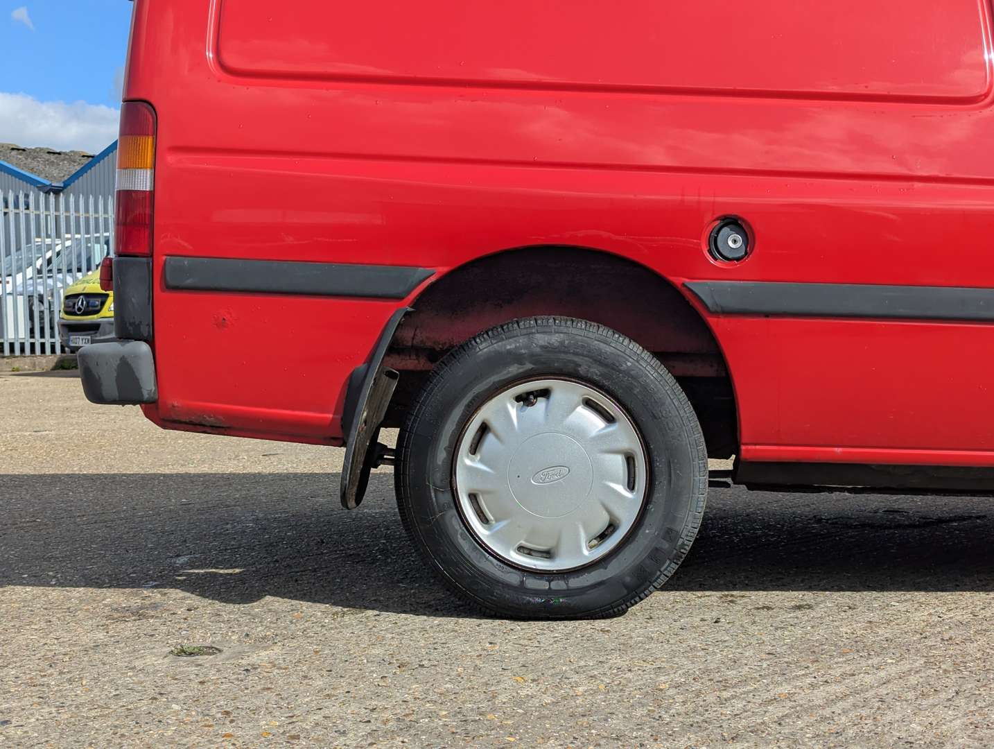 <p>2001 FORD ESCORT VAN 75TD</p>