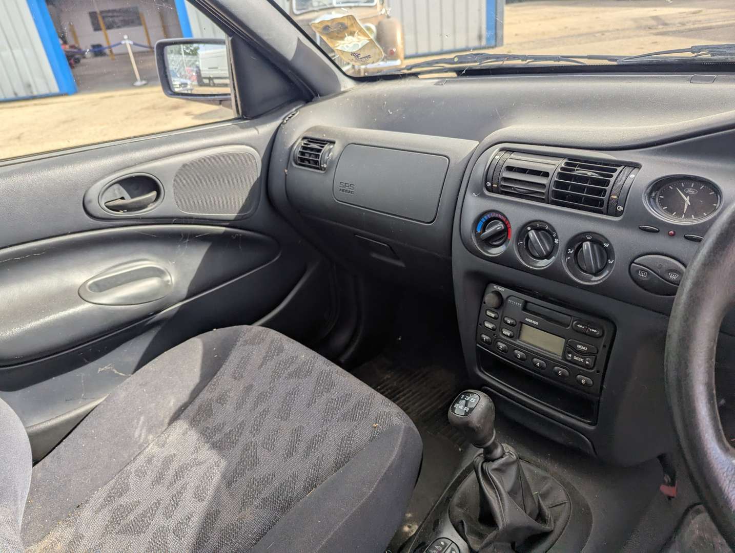 <p>2001 FORD ESCORT VAN 75TD</p>