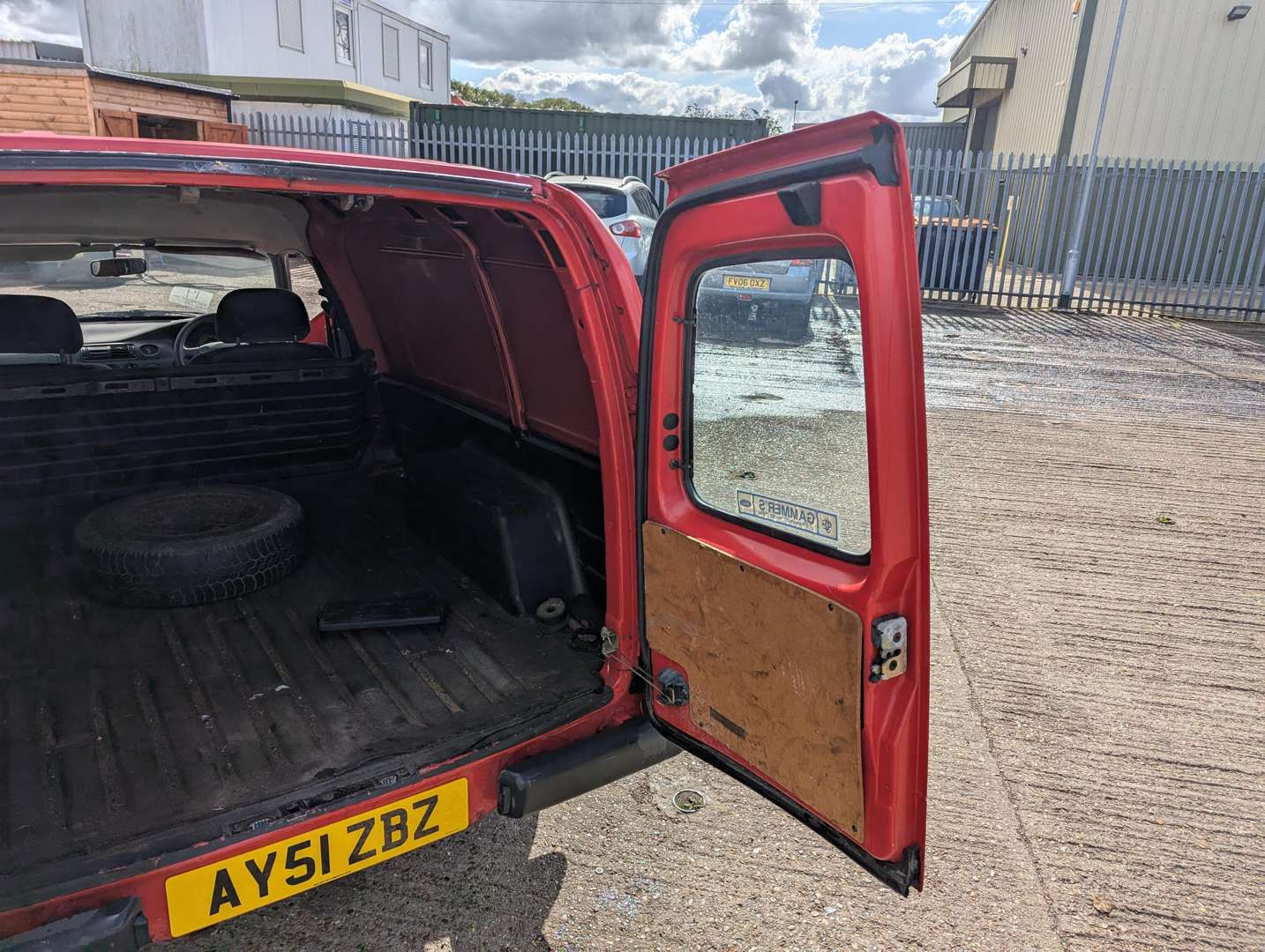 <p>2001 FORD ESCORT VAN 75TD</p>